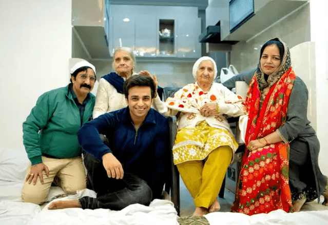 Aarush Bhola Net Worth